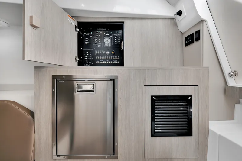 Slide: The Image of Cruisers Yachts 38 VTR EC 2026 - 30