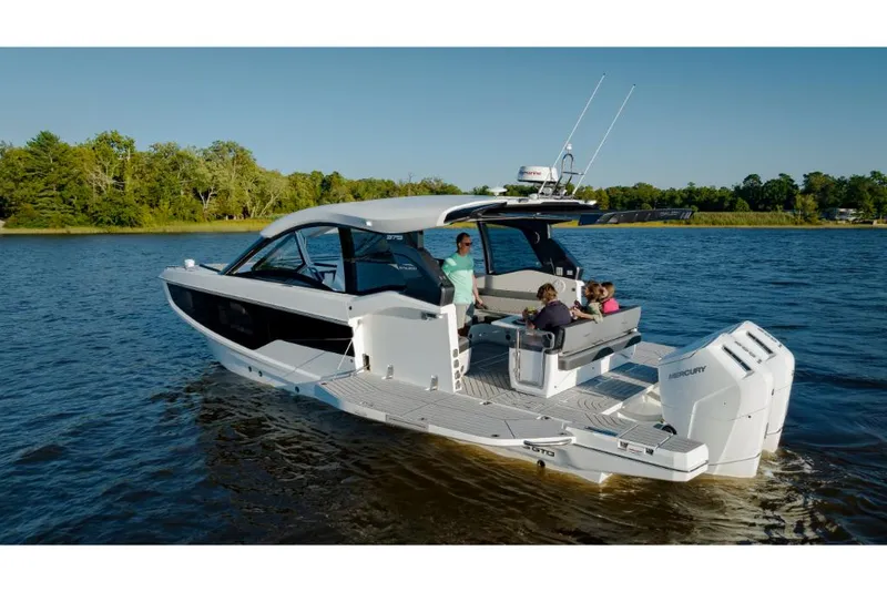 Slide: The Image of Galeon 375 GTO 2025 - 103