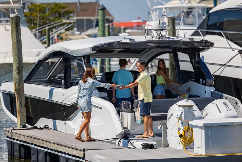 Slide: The Image of Galeon 375 GTO 2025 - 110