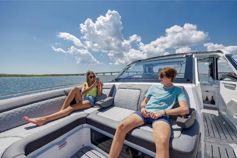 Slide: The Image of Galeon 375 GTO 2025 - 115