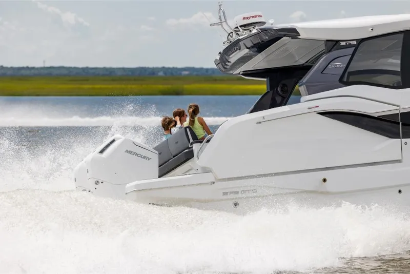 Slide: The Image of Galeon 375 GTO 2025 - 130