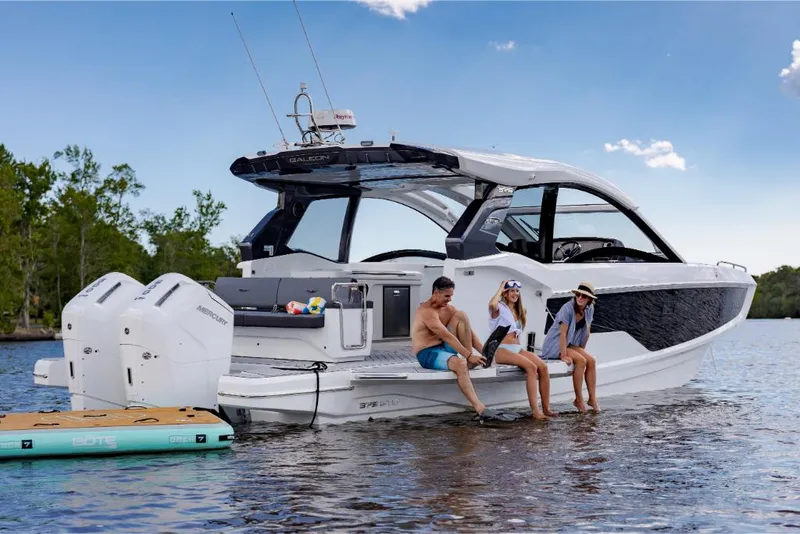 Slide: The Image of Galeon 375 GTO 2025 - 145