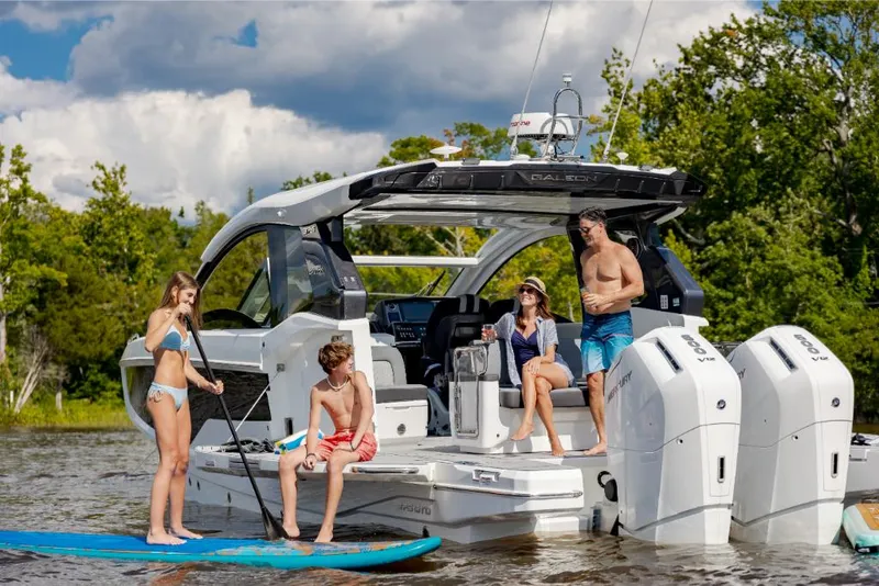 Slide: The Image of Galeon 375 GTO 2025 - 148