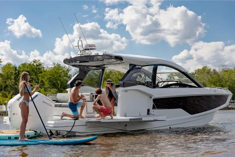 Slide: The Image of Galeon 375 GTO 2025 - 149