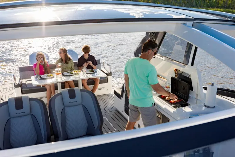 Slide: The Image of Galeon 375 GTO 2025 - 178