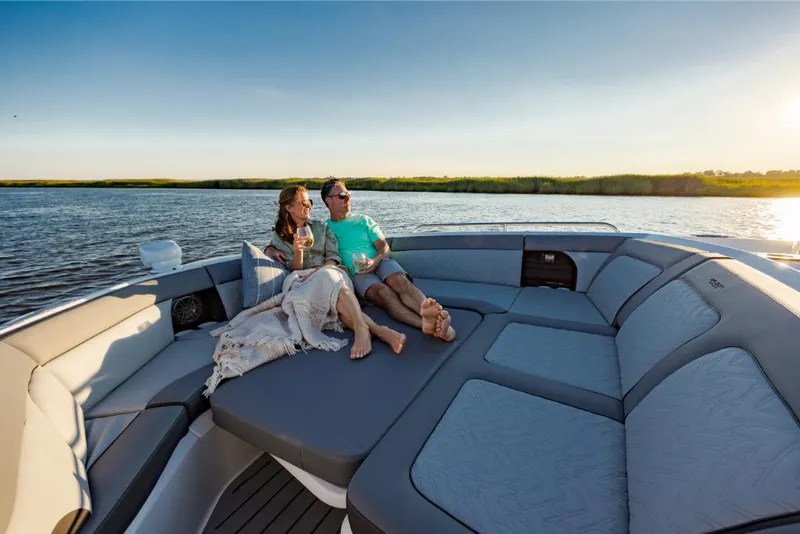 Slide: The Image of Galeon 375 GTO 2025 - 186