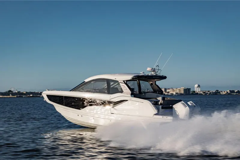 Slide: The Image of Galeon 375 GTO 2025 - 224