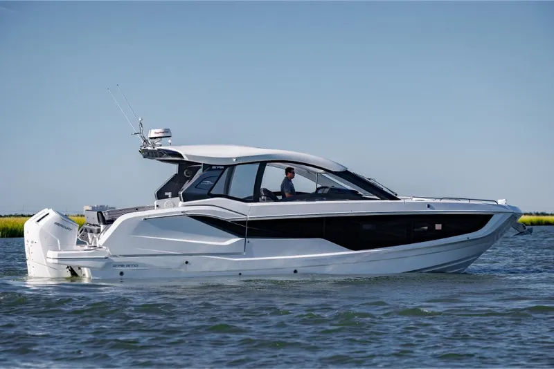 Slide: The Image of Galeon 375 GTO 2025 - 249