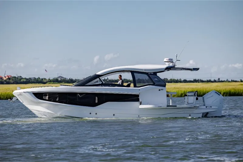 Slide: The Image of Galeon 375 GTO 2025 - 251