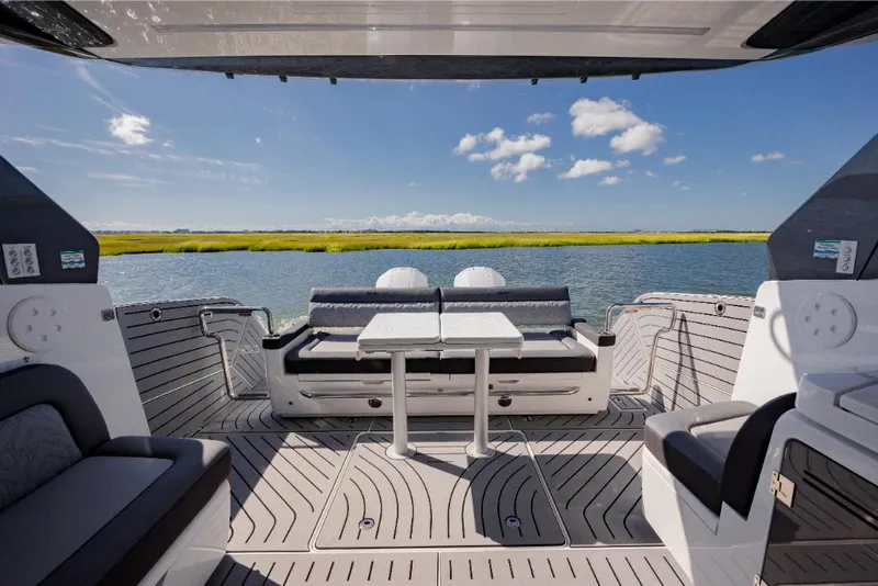 Slide: The Image of Galeon 375 GTO 2025 - 270