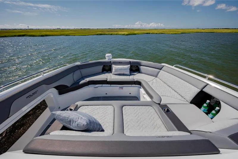 Slide: The Image of Galeon 375 GTO 2025 - 279