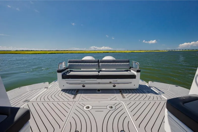 Slide: The Image of Galeon 375 GTO 2025 - 285