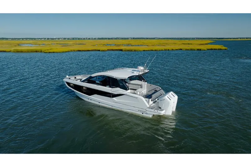Slide: The Image of Galeon 375 GTO 2025 - 53