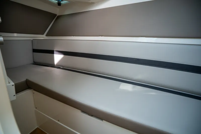 Slide: The Image of Boston Whaler 330 Vantage 2026 - 21