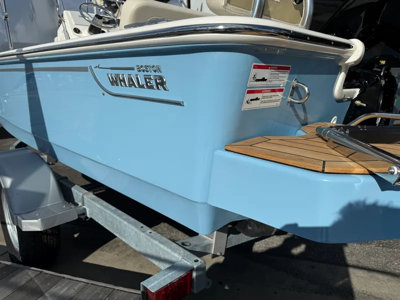 Slide: The Image of Boston Whaler 170 Montauk 2026 - 4