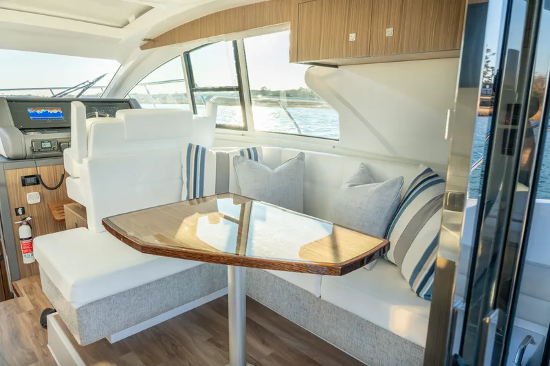 Slide: The Image of Cruisers Yachts 42 Cantius 2024 - 24