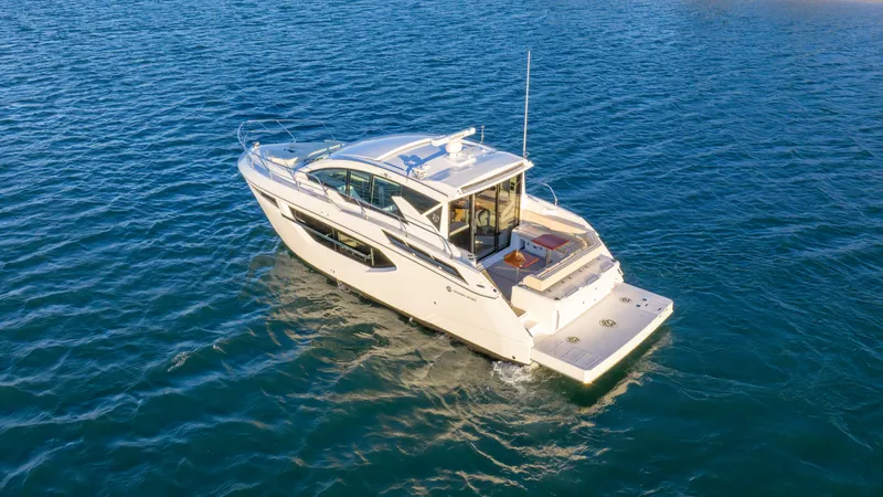 Slide: The Image of Cruisers Yachts 42 Cantius 2024 - 3