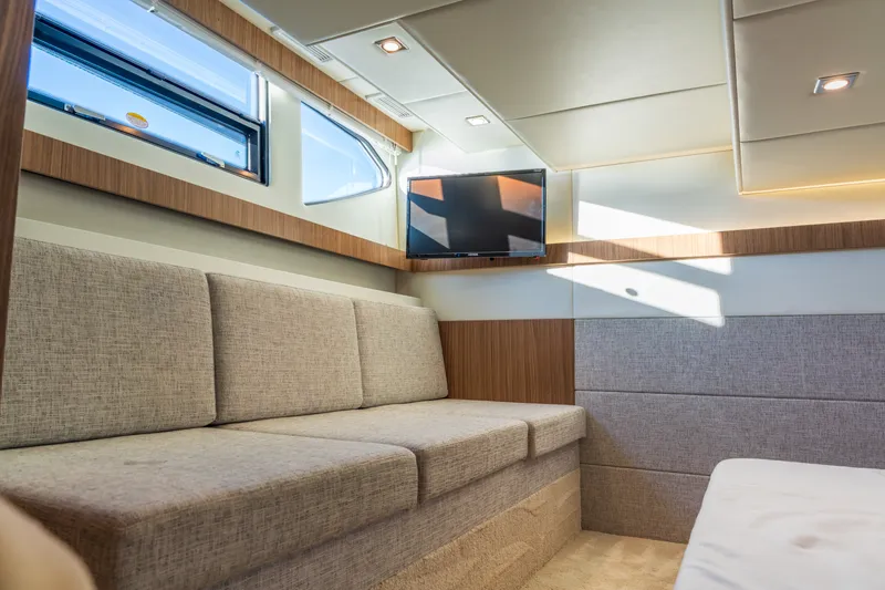 Slide: The Image of Cruisers Yachts 42 Cantius 2024 - 32