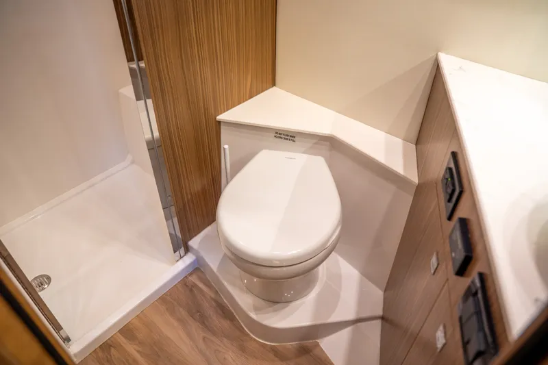 Slide: The Image of Cruisers Yachts 42 Cantius 2024 - 34