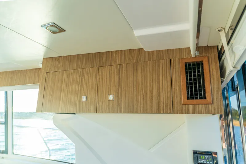 Slide: The Image of Cruisers Yachts 42 Cantius 2024 - 40