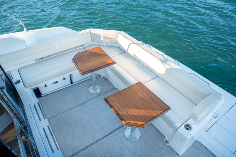 Slide: The Image of Cruisers Yachts 42 Cantius 2024 - 9