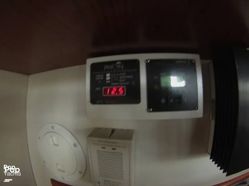 Slide: The Image of Carver Yachts 370 Aft Cabin 1995 - 13904605