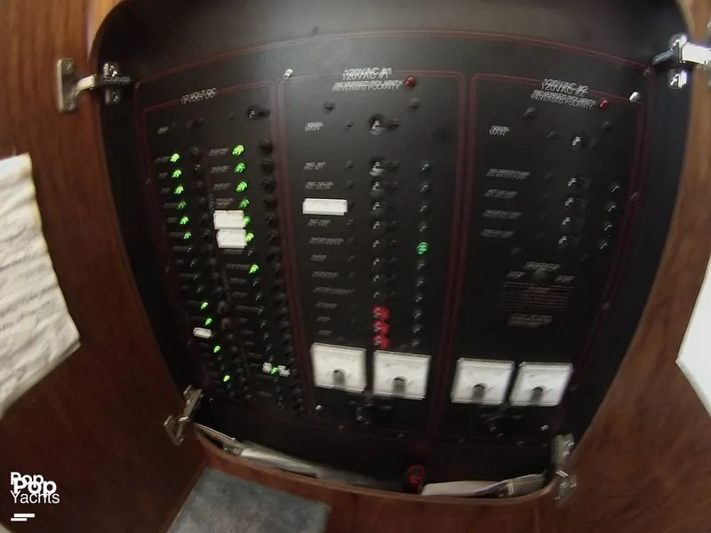 Slide: The Image of Carver Yachts 370 Aft Cabin 1995 - 13904550