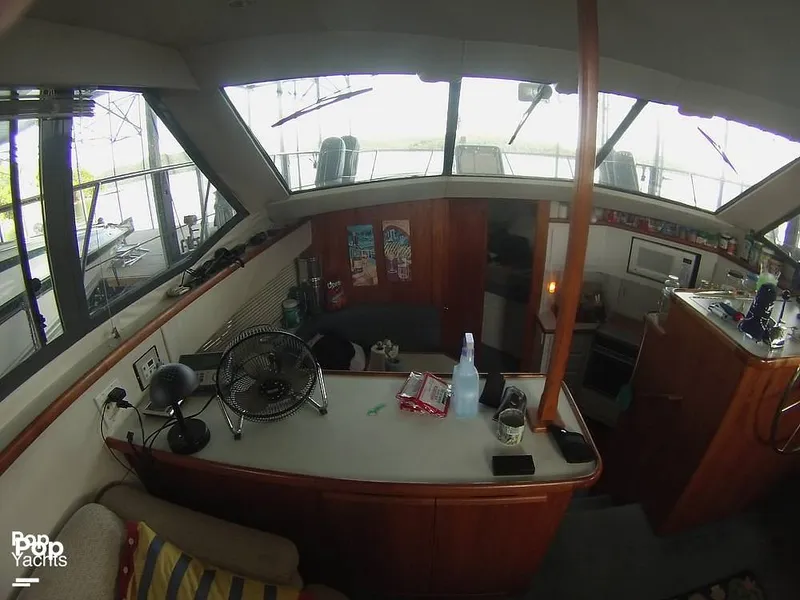 Slide: The Image of Carver Yachts 370 Aft Cabin 1995 - 13904585