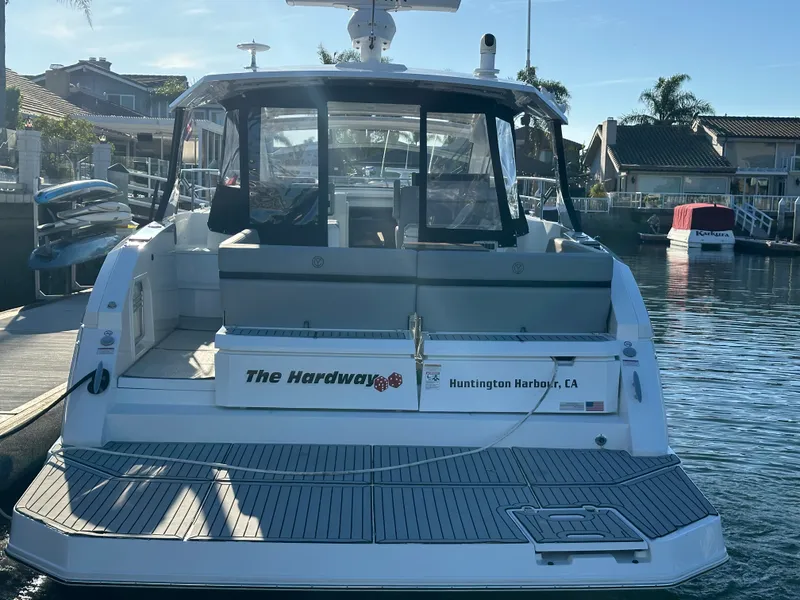 Slide: The Image of Cruisers 39 EXPRESS COUPE 2021 - 19