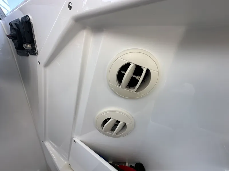 Slide: The Image of Cruisers 39 EXPRESS COUPE 2021 - 38