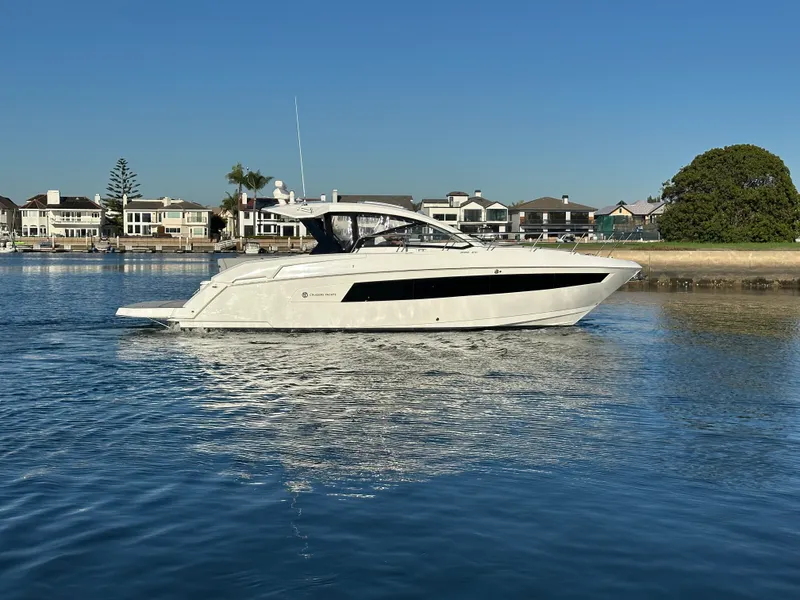 The Image of Cruisers Yachts 39 EXPRESS COUPE 2021 - 0