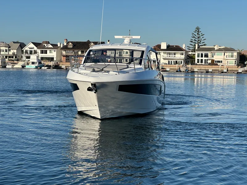 Slide: The Image of Cruisers Yachts 39 EXPRESS COUPE 2021 - 2