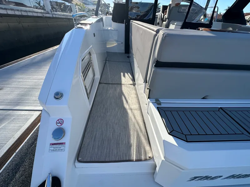 Slide: The Image of Cruisers Yachts 39 EXPRESS COUPE 2021 - 20