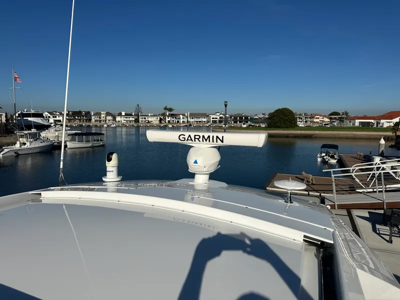 Slide: The Image of Cruisers Yachts 39 EXPRESS COUPE 2021 - 24