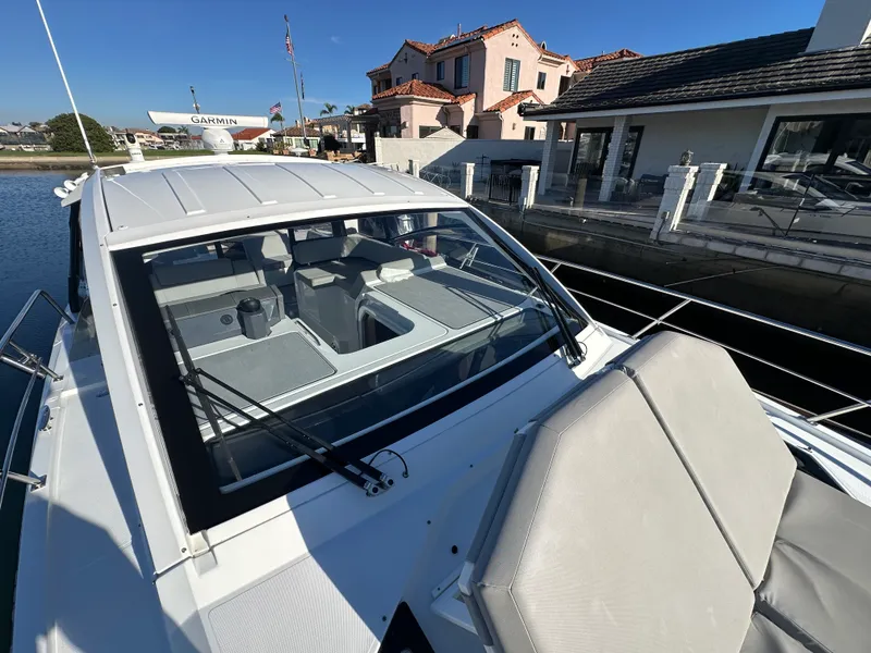 Slide: The Image of Cruisers Yachts 39 EXPRESS COUPE 2021 - 25