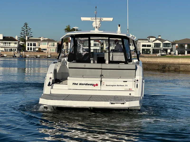 Slide: The Image of Cruisers Yachts 39 EXPRESS COUPE 2021 - 3