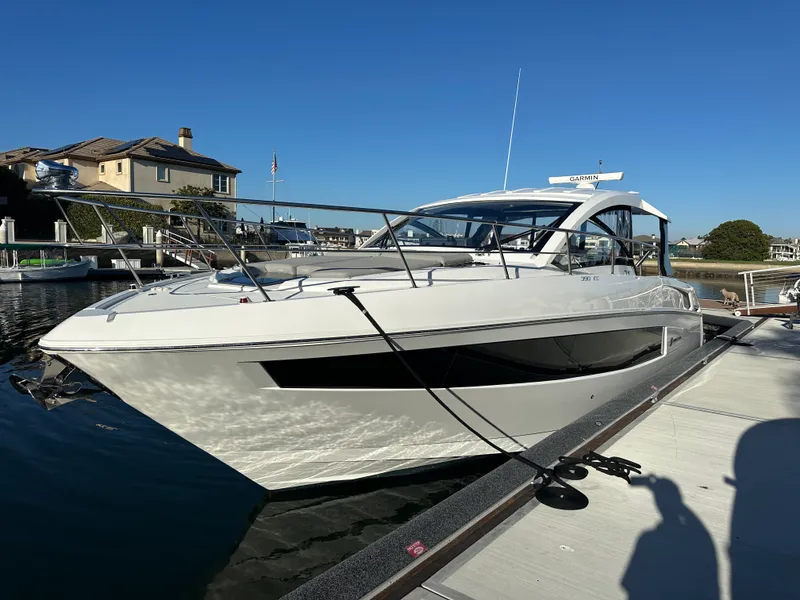 Slide: The Image of Cruisers Yachts 39 EXPRESS COUPE 2021 - 39