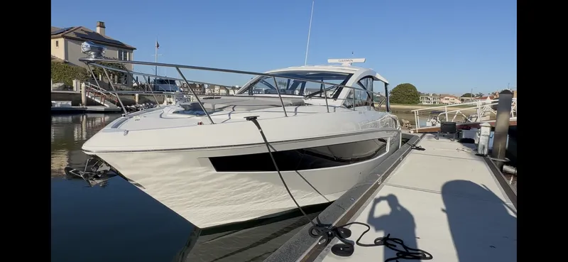 Slide: The Image of Cruisers Yachts 39 EXPRESS COUPE 2021 - 41