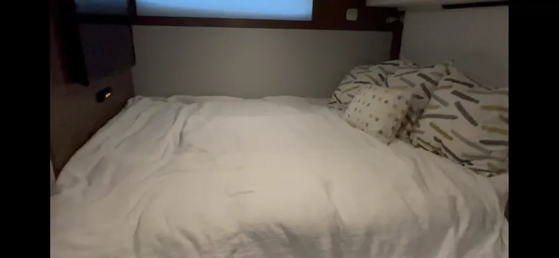 Slide: The Image of Cruisers Yachts 39 EXPRESS COUPE 2021 - 43