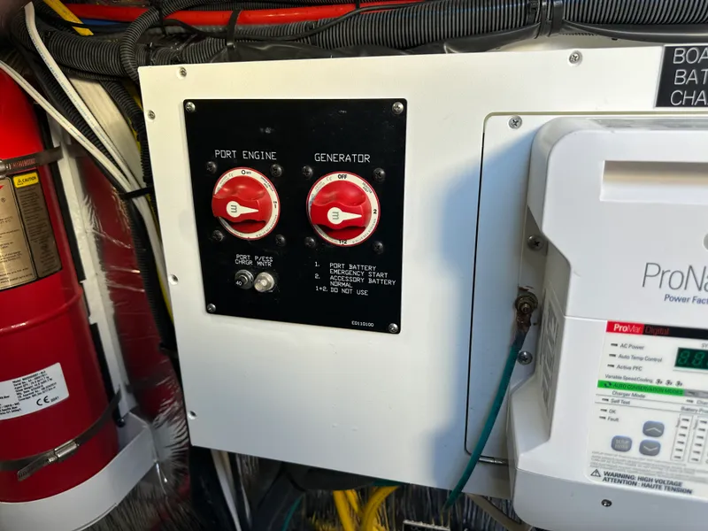 Slide: The Image of Cruisers Yachts 39 EXPRESS COUPE 2021 - 55