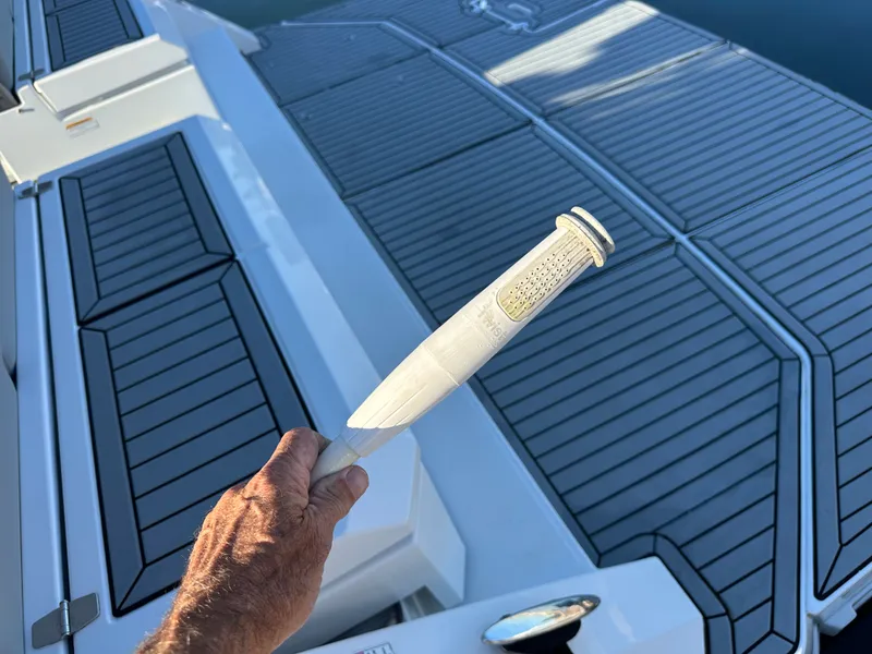 Slide: The Image of Cruisers Yachts 39 EXPRESS COUPE 2021 - 6