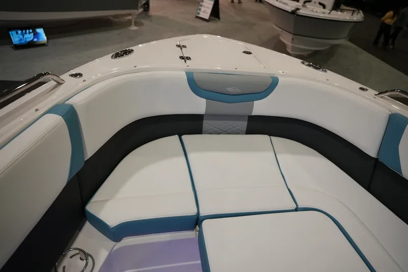 Slide: The Image of Chaparral 280OSX 2026 - 37