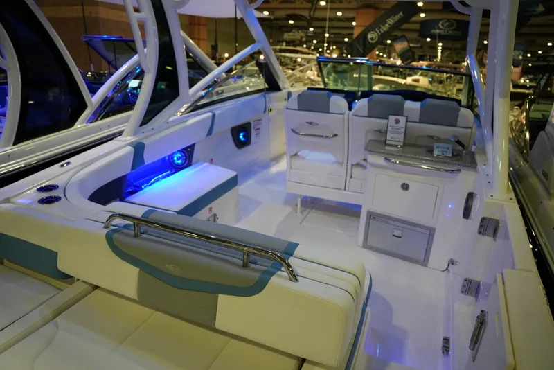 Slide: The Image of Chaparral 280OSX 2026 - 6