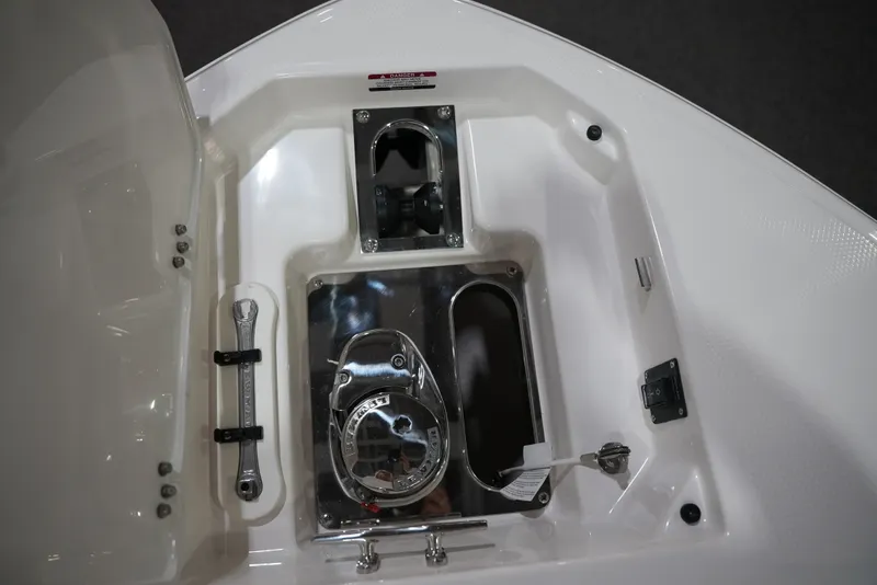 Slide: The Image of Chaparral 280OSX 2026 - 38