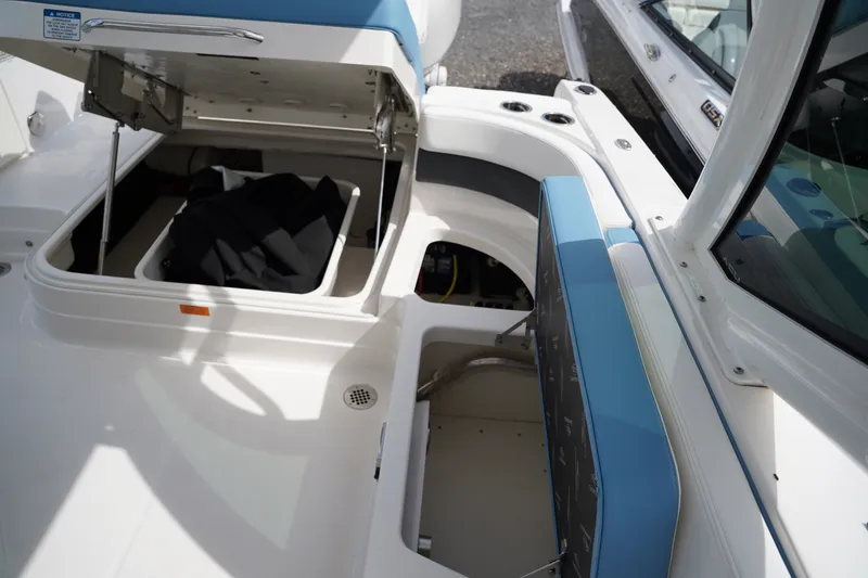 Slide: The Image of Chaparral 280OSX 2026 - 48