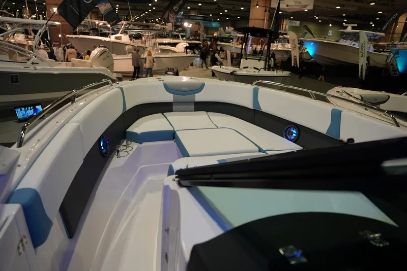 Slide: The Image of Chaparral 280OSX 2026 - 28