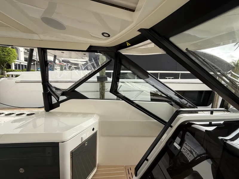 Slide: The Image of Saxdor 400 GTO 2026 - 18