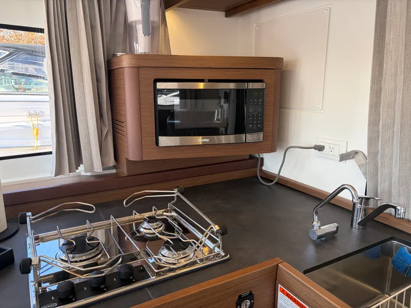 Slide: The Image of Lagoon 42 2021 - 21