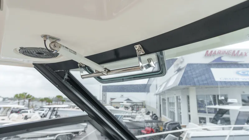 Slide: The Image of Boston Whaler 325 Conquest 2026 - 18