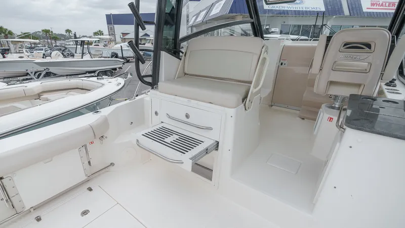 Slide: The Image of Boston Whaler 325 Conquest 2026 - 48